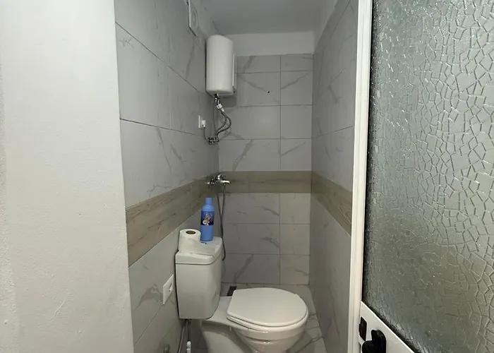 Studio Apartament Tirane * 地拉那
